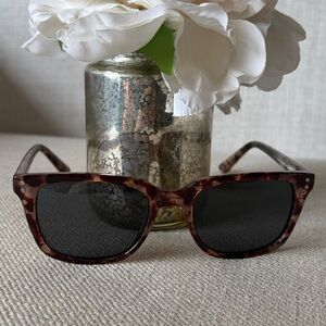 PRIVE REVAUX The Dean 52mm Rectangle
Polarized Sunglasses Brown Tortoise Shell